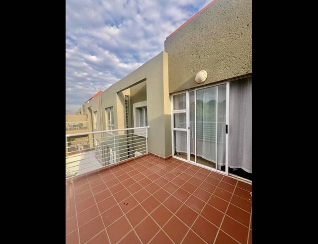 2 BEDROOM APARTMENT FOR SALE IN GLENHAZEL